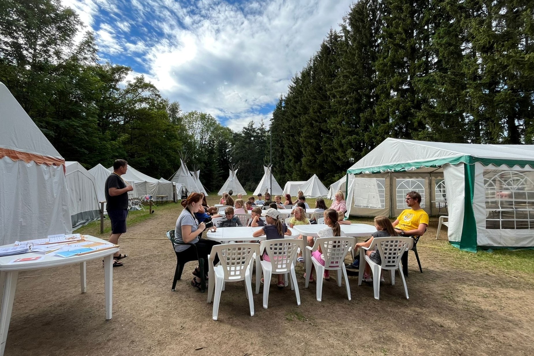 jídelna pod širou oblohou