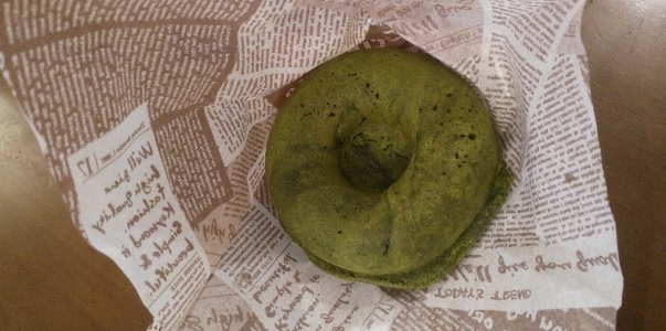 koblížek matcha okaru