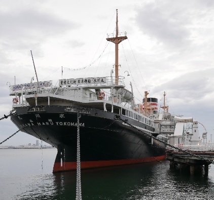 loď Hikawa Maru v Jokohamě