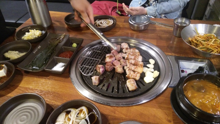 korejské yakiniku v Seoulu