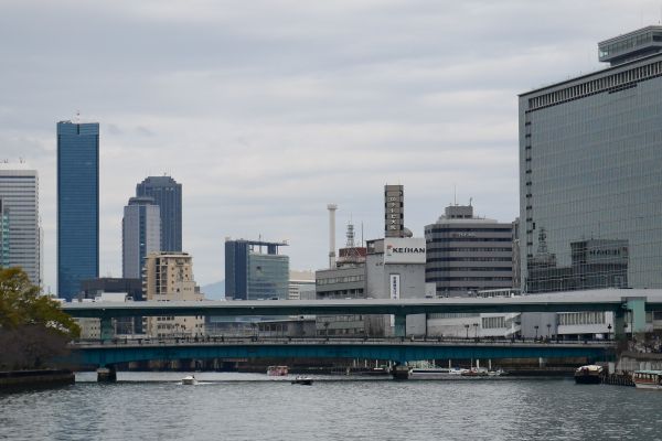 Centrum Osaky a řeka Okawa.