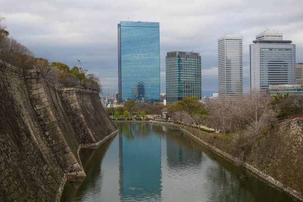 Vodní příkopy Osackého hradu vždy byly velmi dobrou obranou.