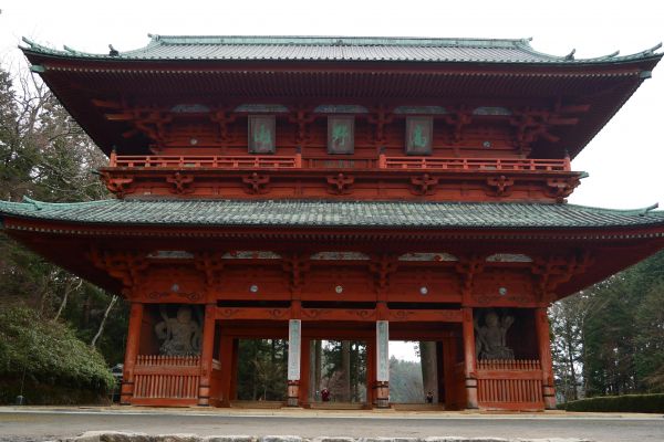 Daimon brána na konci Kójasanu.