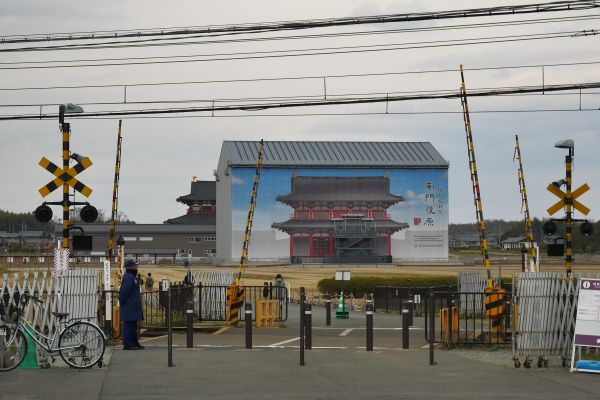Přes který, ač je v UNESCO, vede vcelku dost používaná dráha.
