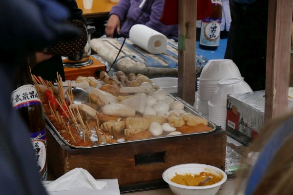 Streetfood v Ueno parku.