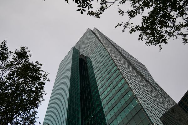 Výškové budovy v Tokyu.