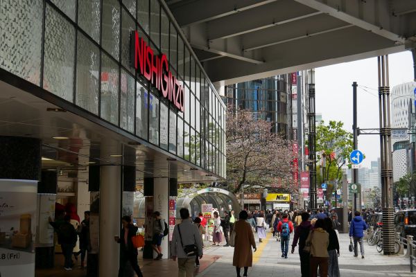 Pokračujeme do Ginzy, do čtvrti vyhlášené nákupy.