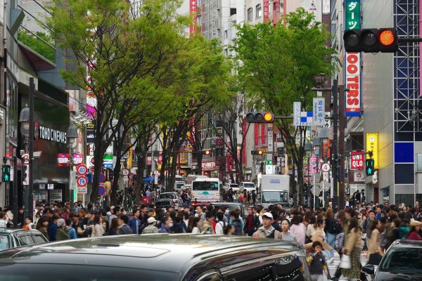 Přeplněné ulice Shibuyi.