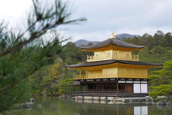 Zlatý pavilon Kinkakuji.