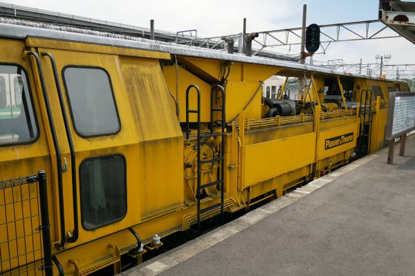 Nádraží v Karuizawě, výstavka speciálních mašin.