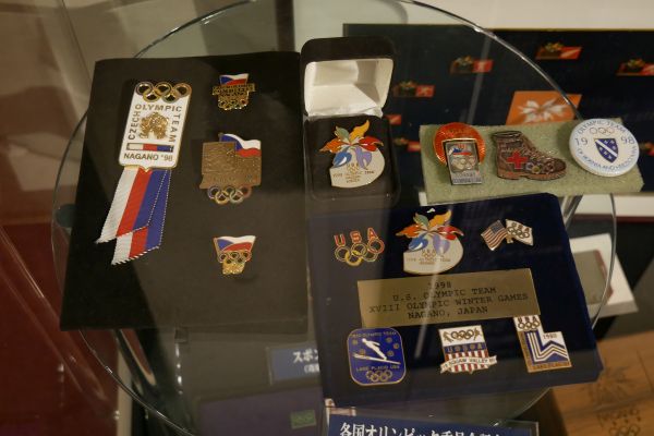 Artefakty ze zimní olympiády 1998.