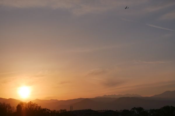 Podvečer na letišti v Naganu.