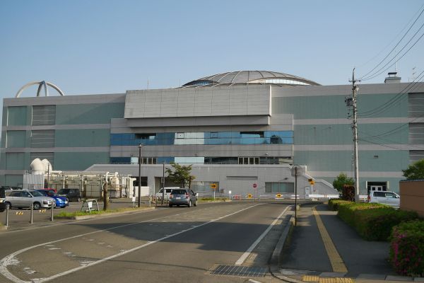 Hokejová hala Big Hat, kde Češi vyhráli olympijský turnaj.