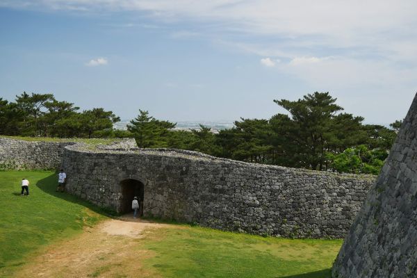 Zbytky zříceniny Zakimi.