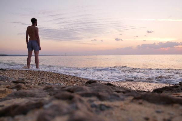 Večerní koupání na Okinawě.