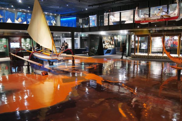 Velmi poutavě připravená expozice s mnoha loděmi.