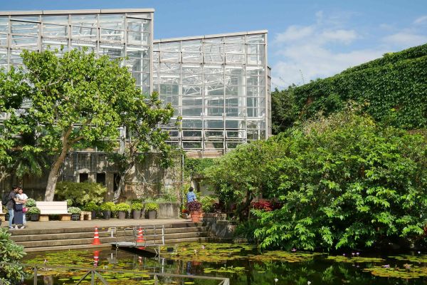 Skleníky v EXPO parku.