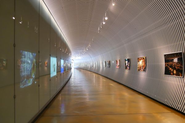 Okinawský technologický institut OIST.