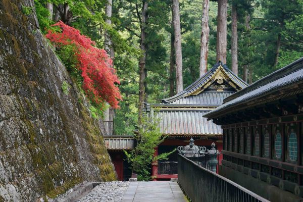 Před mauzoleem Taiyuinu.