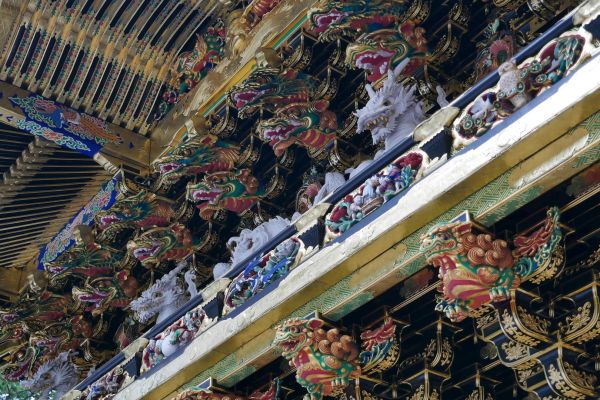 Zdobnost Yomeimon je neskutečná.