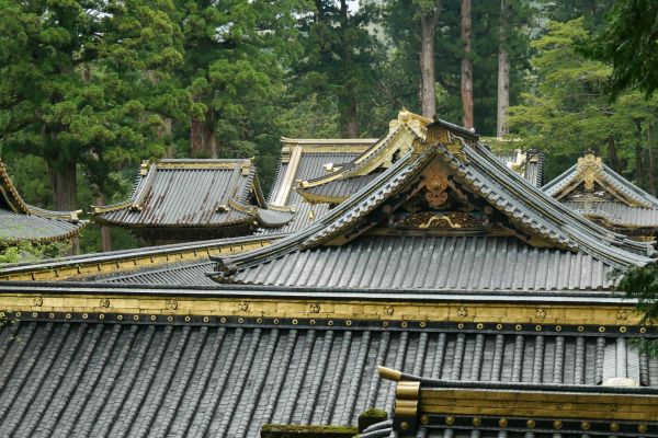 Střechy Toshogu.