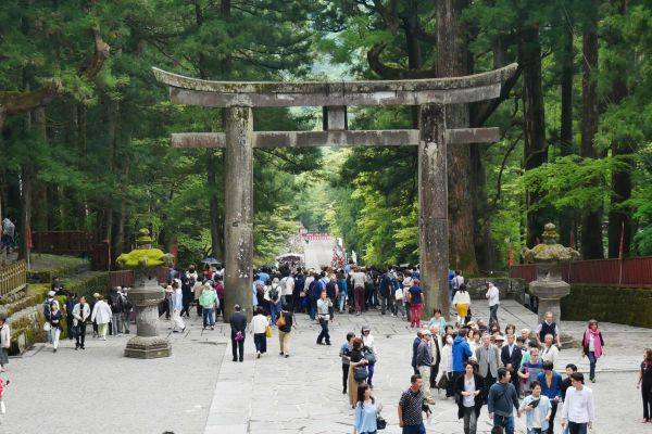 Velká brána torii před Toshogu v Nikkó.