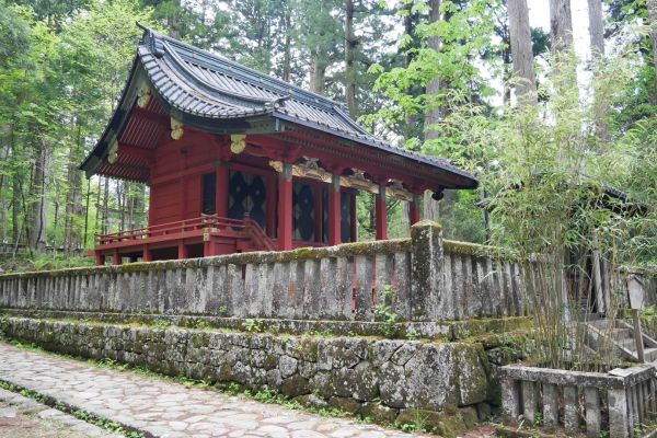 ...až k Takino svatyni nad Nikkó.