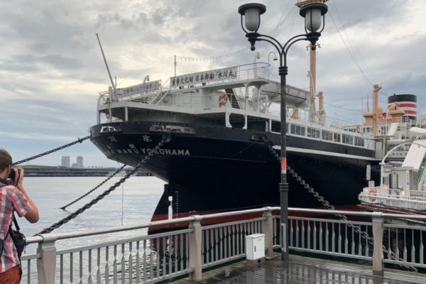 Stará loď Hikawa Maru v Jokohamě.