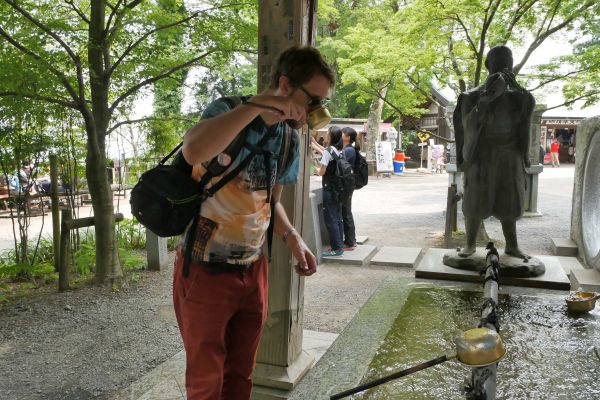 ...vypláchnou ústa...