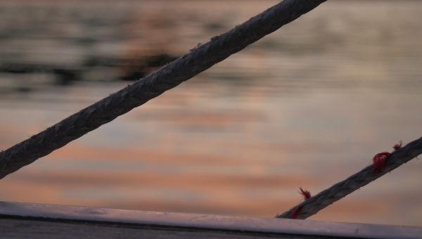 Ohnivý západ slunce u Molatu.