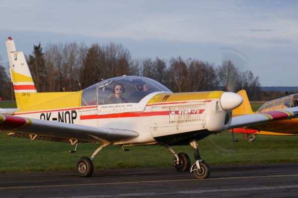 Zlin Z-142.