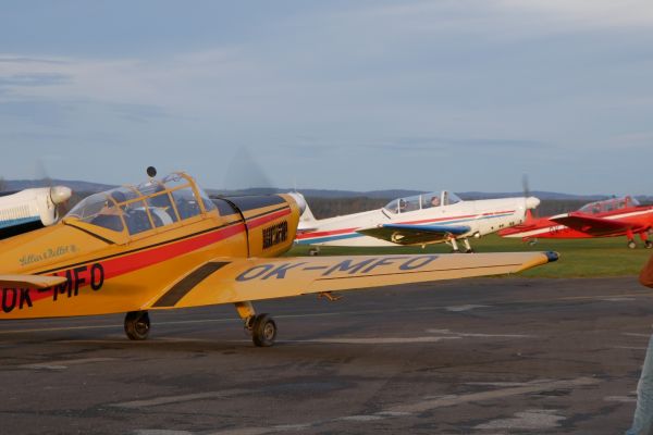 Trenéry se také vydávají pryč.