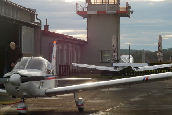 Aerodrome in Jindřichův Hradec with Z-42 MU and Pa-28.