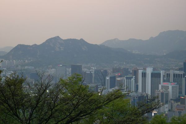 Výhled na podvečerní Seoul.