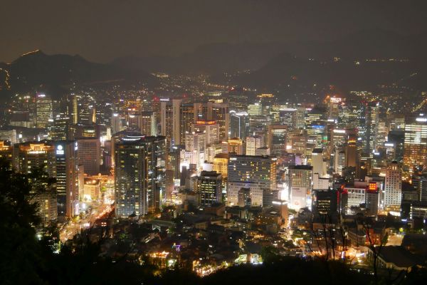 Noční Seoul z kopce Namsan.