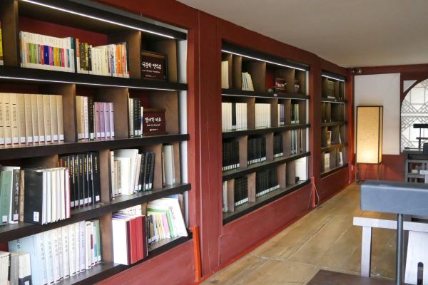 Knihovnička v palácovém komplexu Gyeongbokgung.