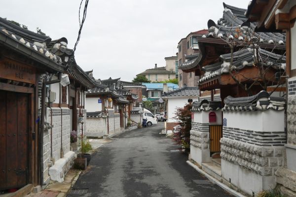 Bukchon Hanok vesnička v Seoulu.