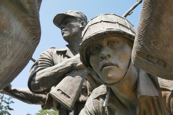 Pomník Korejské válce u War Memorial.