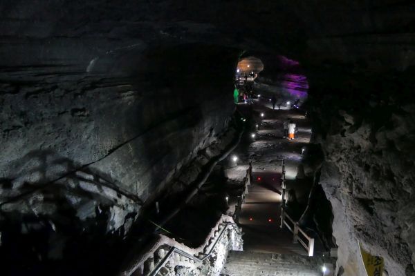 Vstup do lávového tunelu Manjanggul.
