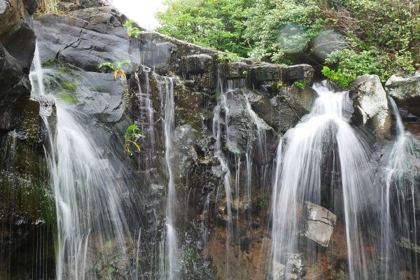 Menší vodopád Sojeongbang u Seogwipa.