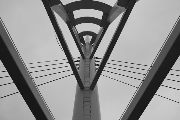 Most ve stylu plachetnice v Seogwipu.