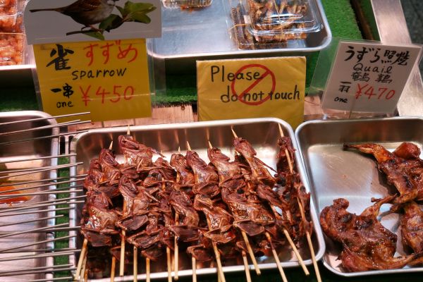 ..pečené vrabce a křepelky...