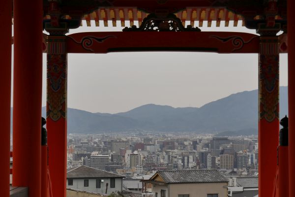 Výhled na Kjóto z Kijomizudery.